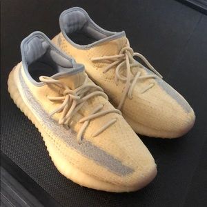 YEEZY BOOST 350 v2